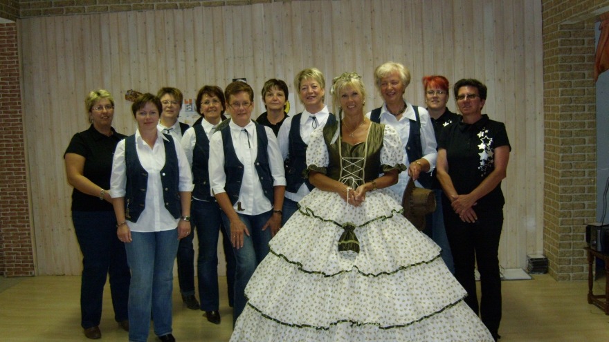 Tolles Kleid, oder was sagt Ihr... !